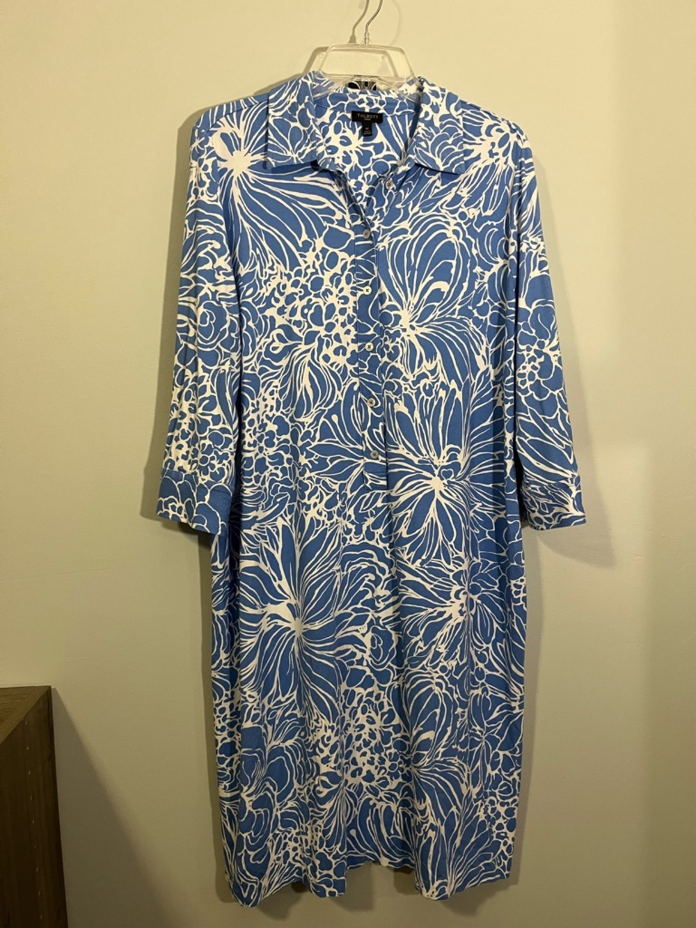 TALBOTS Blue & White Floral Button-Front Shift Dress with 3/4 Length Sleeves